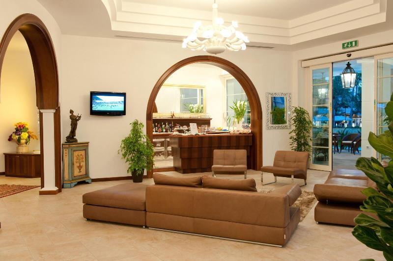Belvedere Hotel 4*